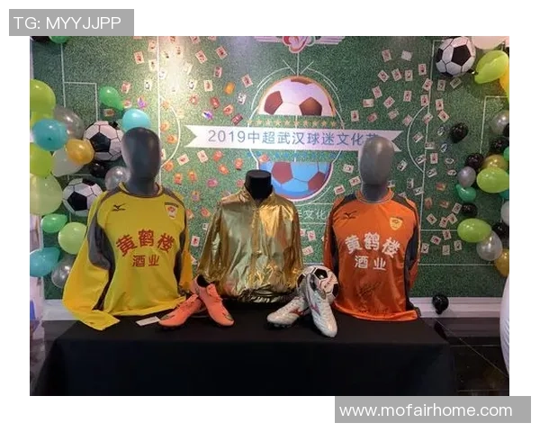 全球足球明星贴纸收藏热潮引领青少年球迷文化新风尚