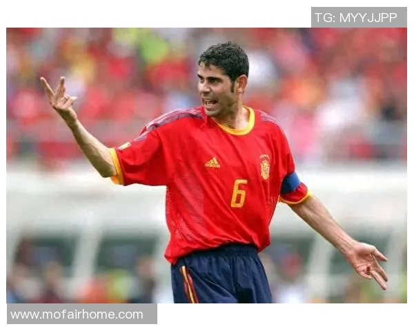 十大足球巨星巅峰时期私生活揭秘 球场外的风云人物和不为人知的一面